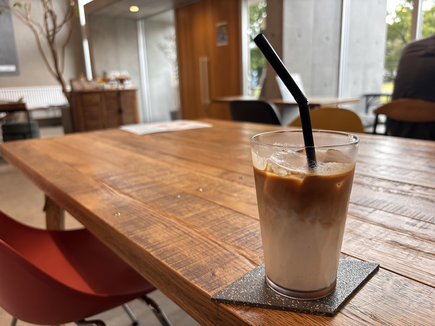 下関「TAGLINE」アイスカフェオレの画像です。
